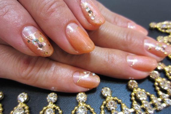 表参道の当サロンはロングネイルにも対応しております