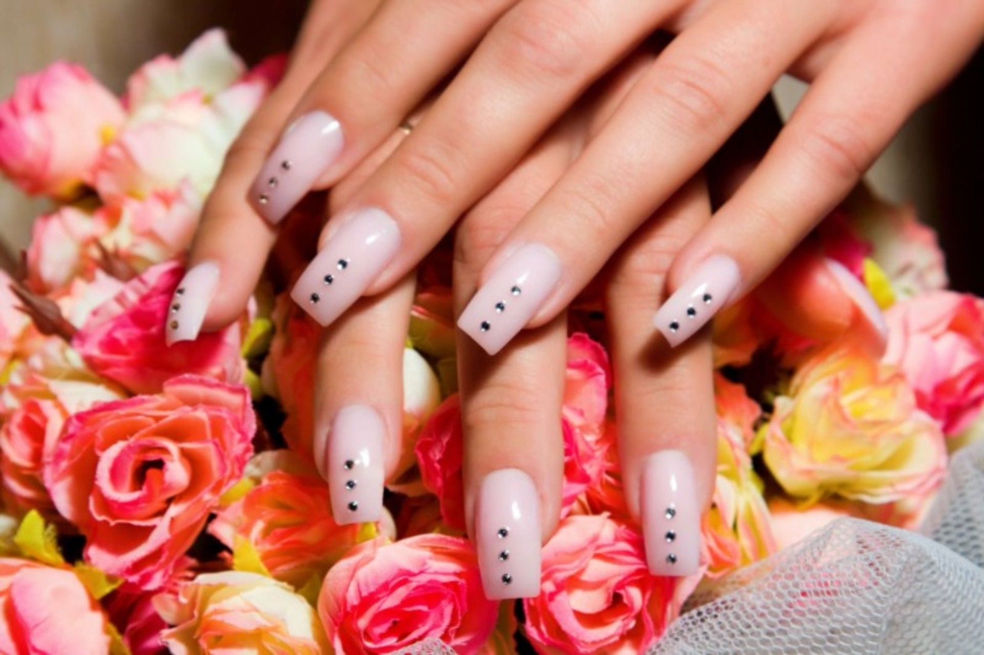 高い技術で爪のデコレーション